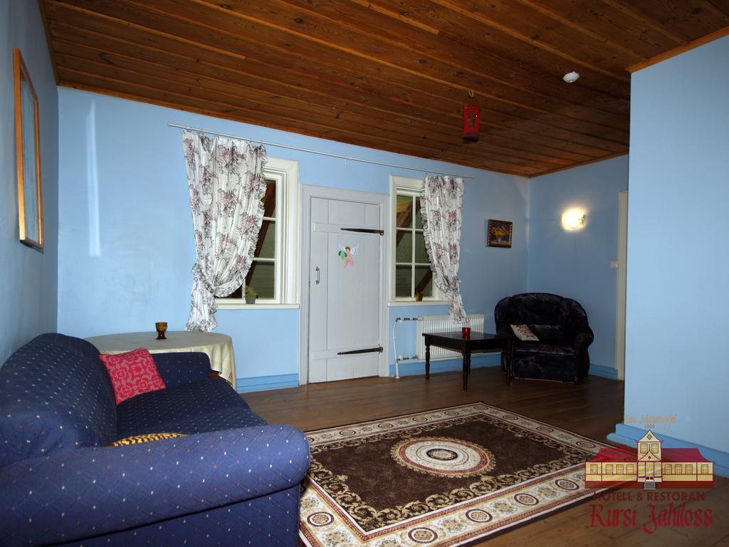Kursi Hunting Manor Otel Puurmani Oda fotoğraf