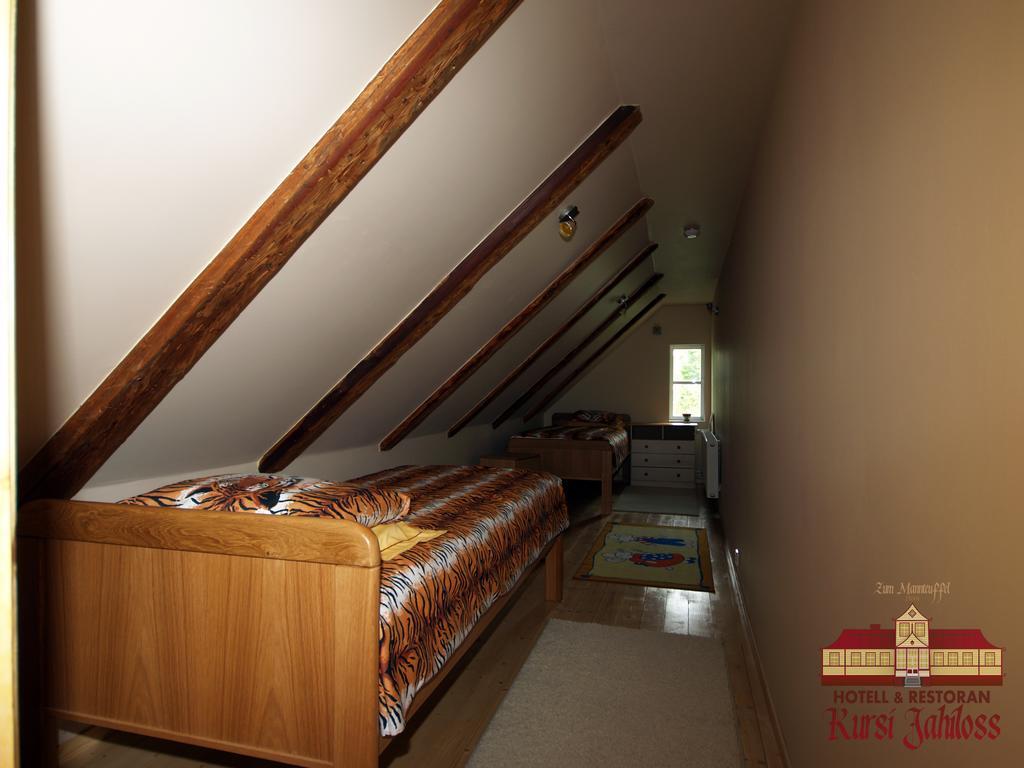 Kursi Hunting Manor Otel Puurmani Oda fotoğraf