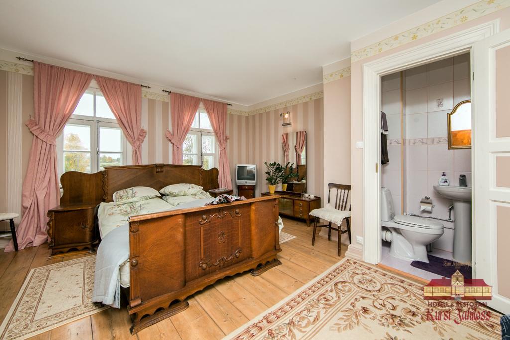 Kursi Hunting Manor Otel Puurmani Oda fotoğraf