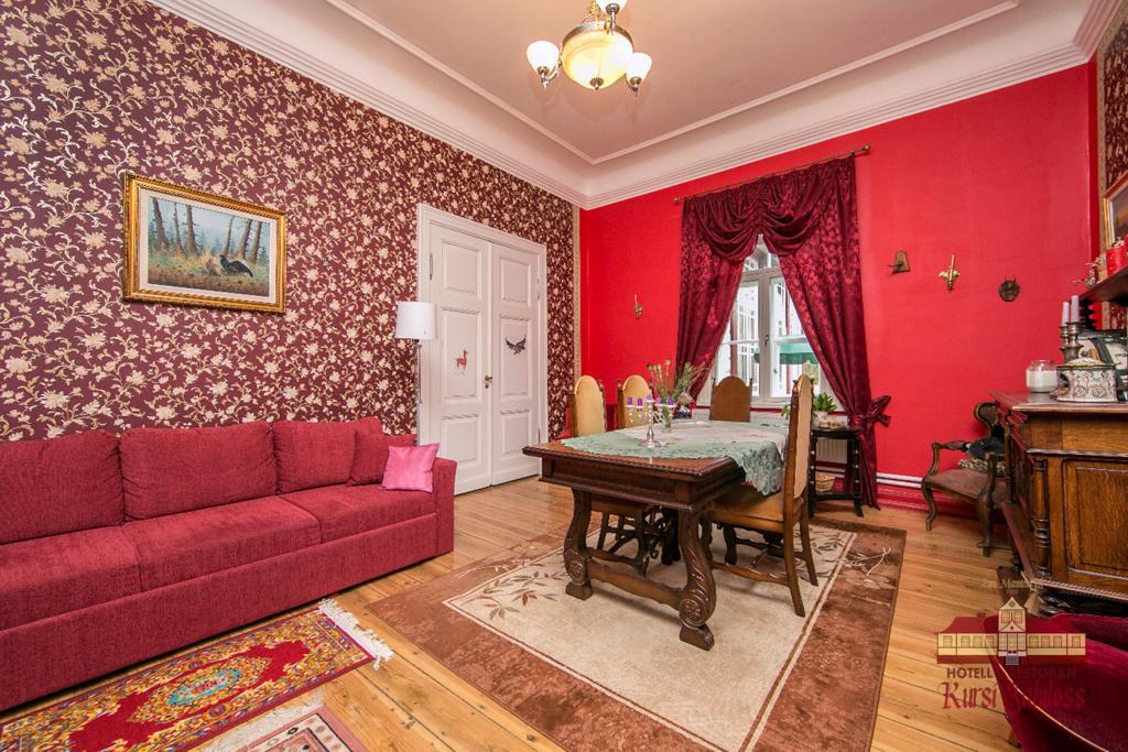 Kursi Hunting Manor Otel Puurmani Oda fotoğraf